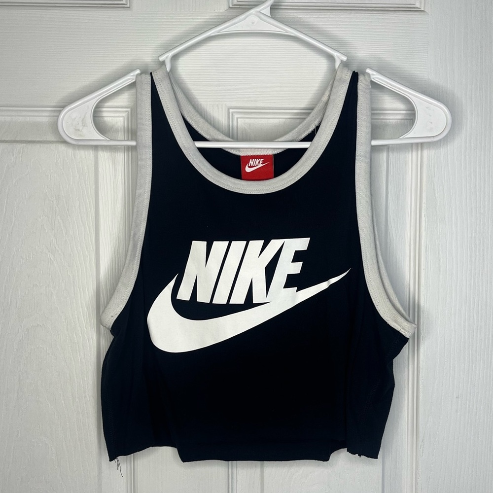 Nike Cropped Tank